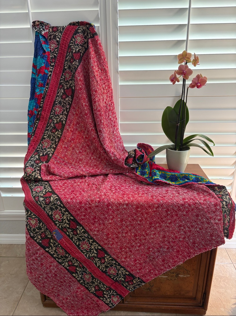 Vibrant Floral Kantha Throw in Red & Blue hand stitched - Picture 2 of 5